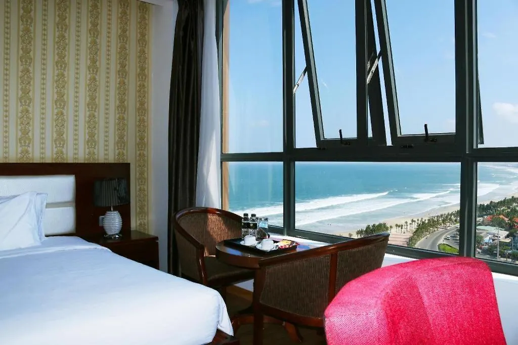 Le Hoang Beach Hotel Danang 4*, Da Nang