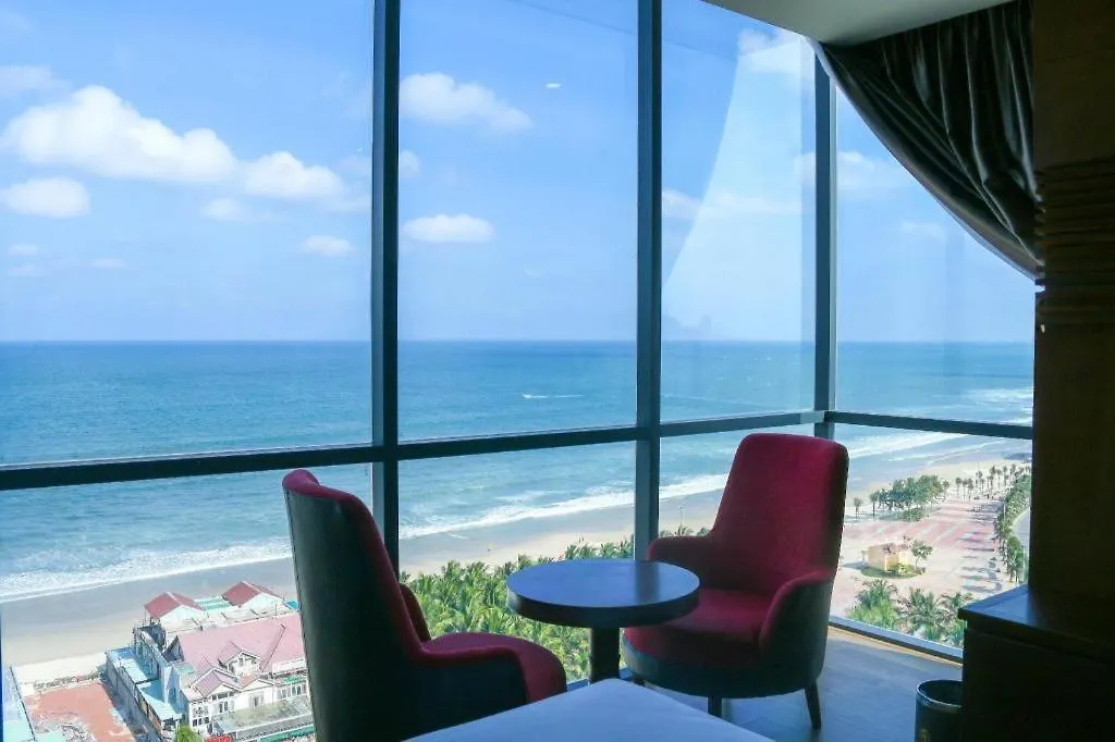 Le Hoang Beach Hotel Danang  Дананг