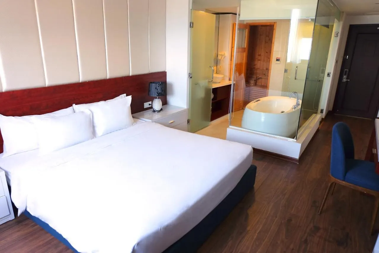 Le Hoang Beach Hotel Danang Дананг