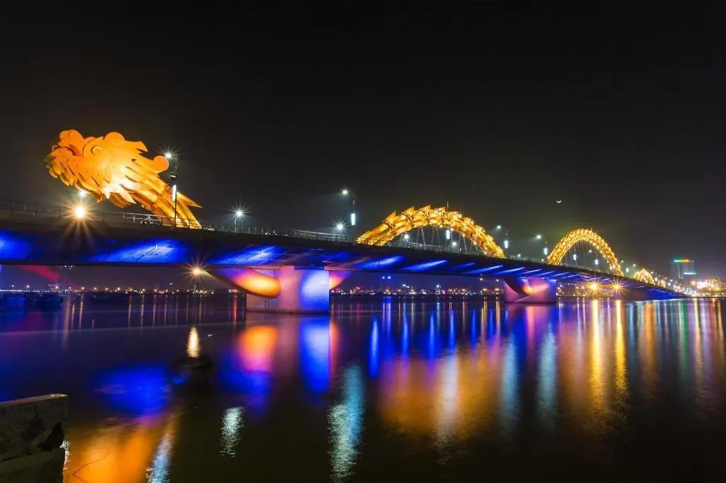 Le Hoang Beach Hotel Danang  Дананг